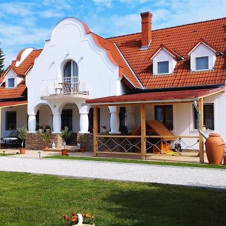 Regori Haz Hotel Balatongyorok Exterior photo