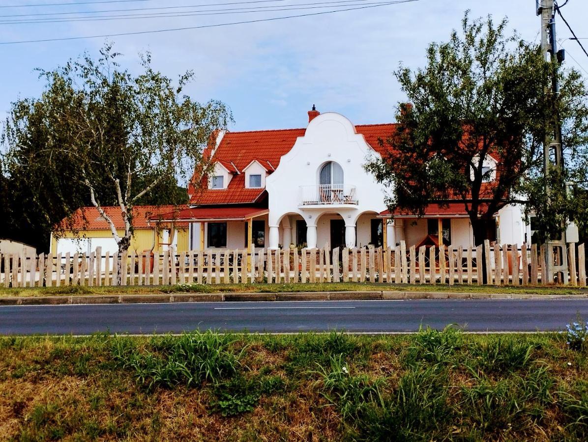 Regori Haz Hotel Balatongyorok Exterior photo